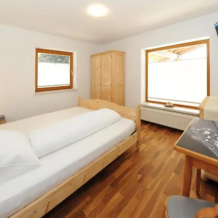 Chalet Gloria - Doppel- Und Mehrbettzimmer Bruck an der Grossglocknerstrasse Exterior photo